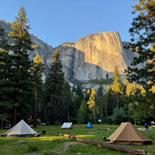 Descubra o AutoCamp Yosemite